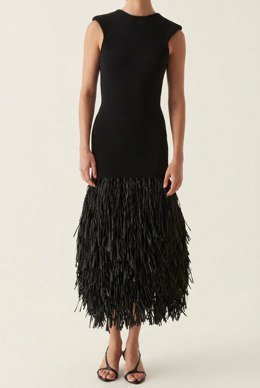 Ana™ | Vestido elegante con flecos y espalda abierta