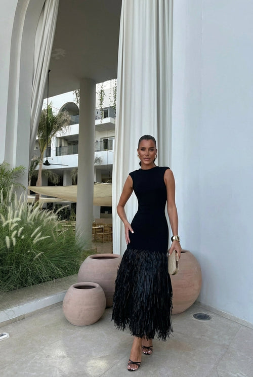 Ana™ | Vestido elegante con flecos y espalda abierta